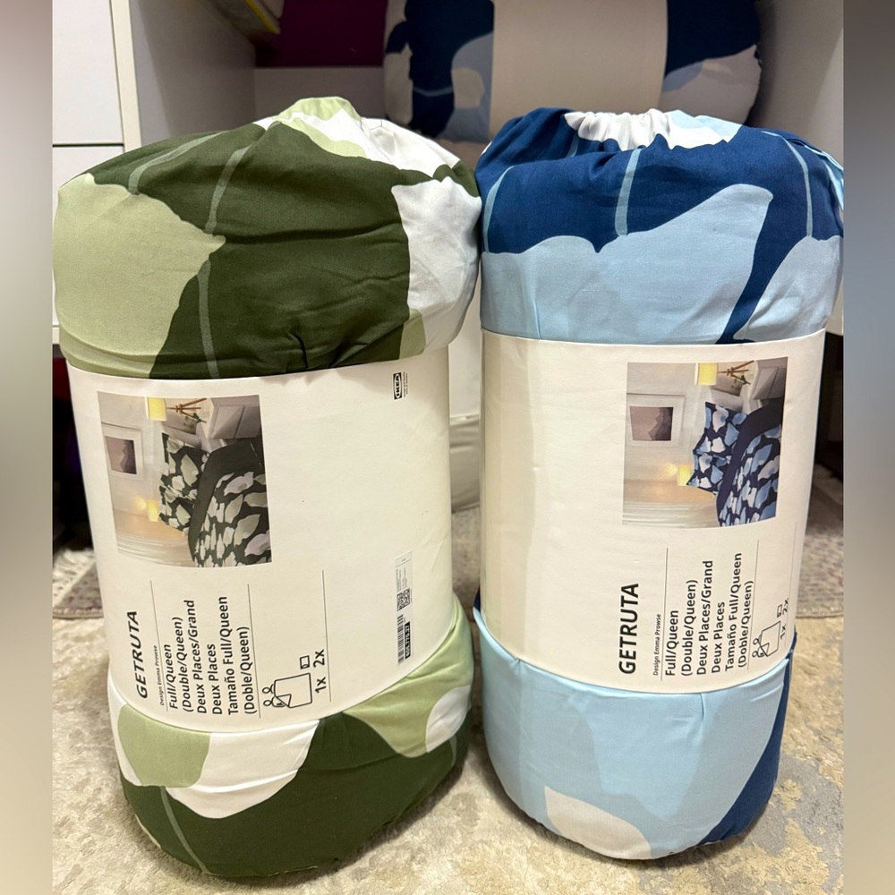 Ikea Full/Queen comforter and 2 pillowcase